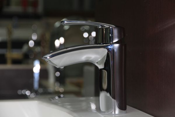 Змішувач для умивальника Premier 50521500 з доним клапаном