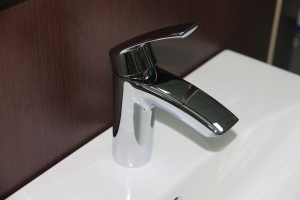 Змішувач для умивальника Premier 50521500 з доним клапаном