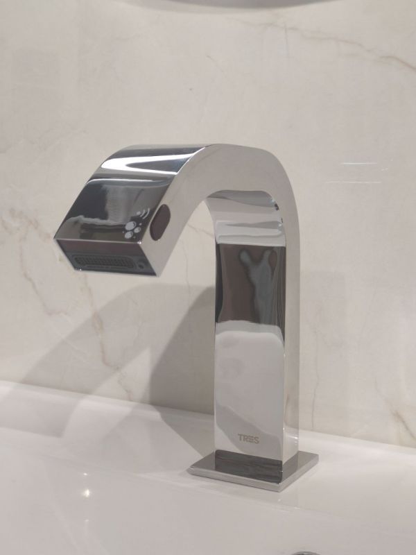 ELECTRONIC Електронний змішувач для умивальника з 1 виходом води та автоматичним дозатором мила-39210304