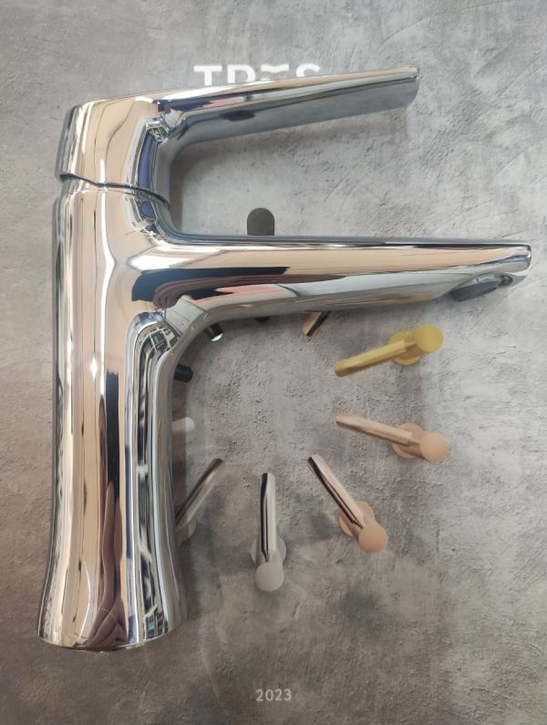 Змішувач для умивальника FUJI одноручковий хром 28110301